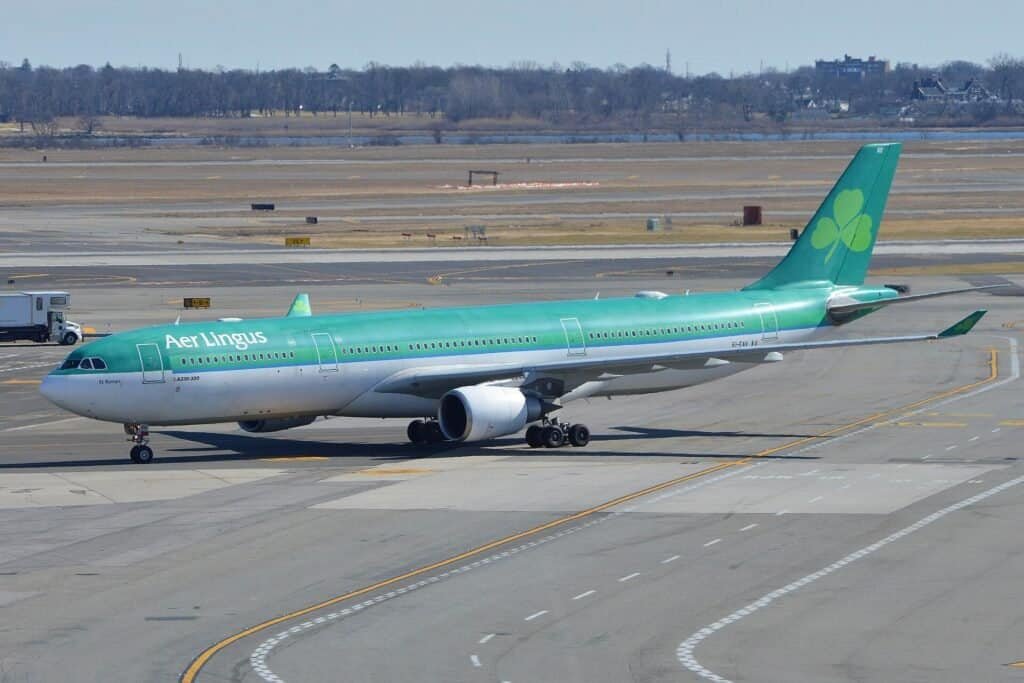 Airbus A330-202 da Aer Lingus em solo