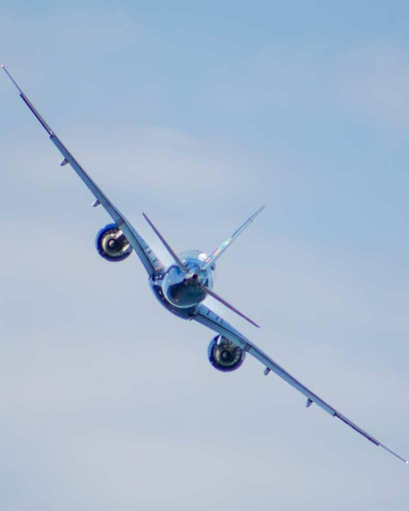 Embraer E195-E2 da Azul, modelo afetado pela falha global de GPS em setembro de 2026