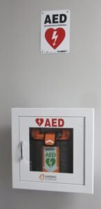 Desfibrilador e Kit Médico de Bordo: Como o Avião Está Preparado Para Emergências Médicas em Pleno Voo