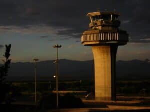 METAR e TAF: Como os Pilotos Leem a Previsão do Tempo Antes de Voar