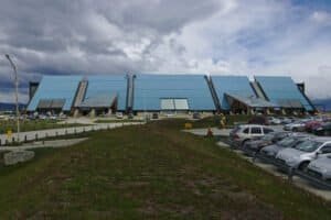 A Única Companhia Aérea Que Liga o Aeroporto Mais ao Norte ao Mais ao Sul do Mundo