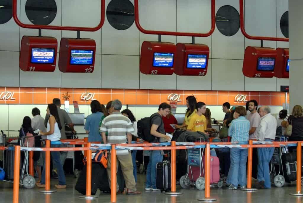Balcão de check-in da Gol no Aeroporto de Brasília