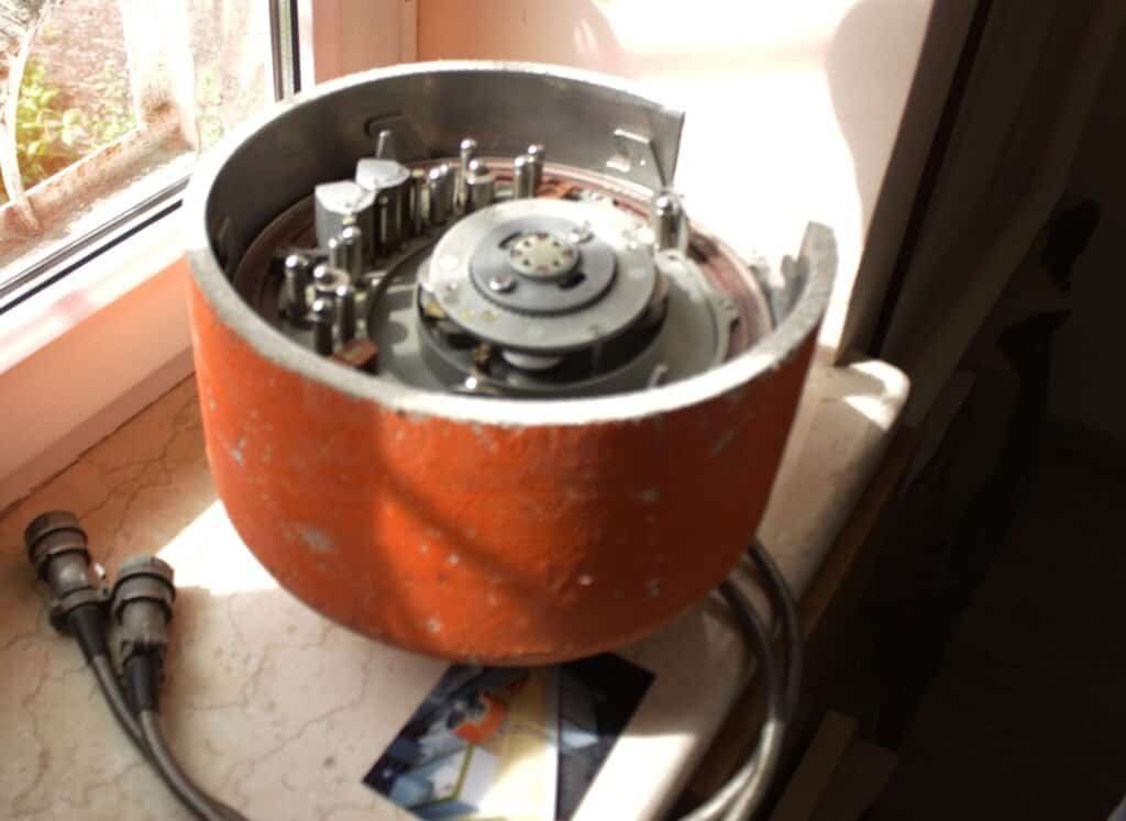 Gravador de dados de voo, equipamento central na investigação de acidentes aeronáuticos
