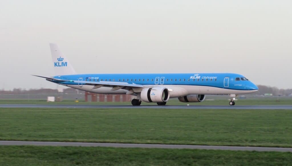Embraer E195-E2 operado pela KLM Cityhopper, o mesmo modelo que a LATAM passou a operar