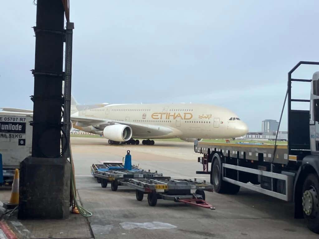 Airbus A380-800 da Etihad Airways pousando