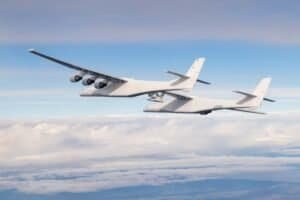 O Maior Avião do Mundo Volta a Voar: Por Dentro da Missão Hipersônica do Stratolaunch Roc