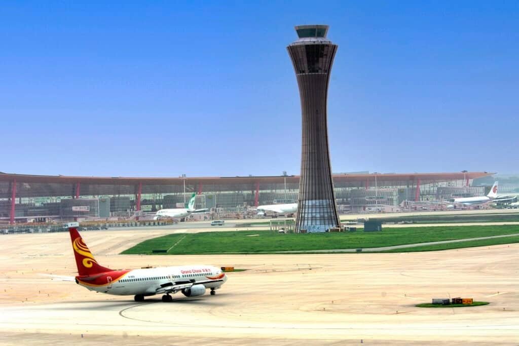 Torre de controle do Aeroporto Internacional de Pequim Capital, um dos aeroportos mais movimentados do mundo