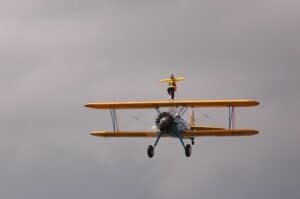 Aos 99 Anos, Ela se Tornou a Pessoa Mais Velha do Mundo a ‘Andar’ Sobre a Asa de um Avião